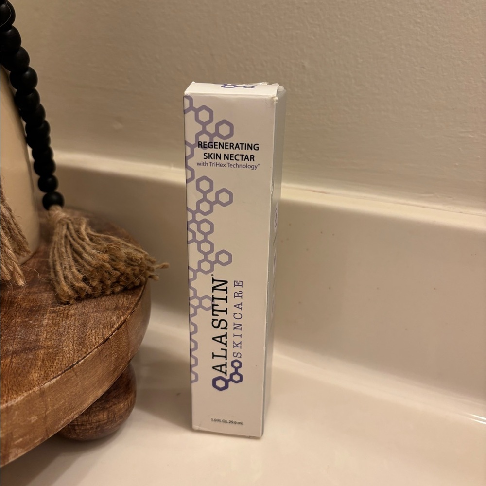 Skincare Regenerating Skin Nectar - New